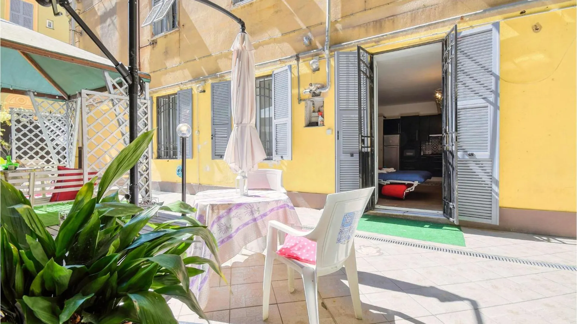 Pet Friendly Apartment In Genova With Kitchen