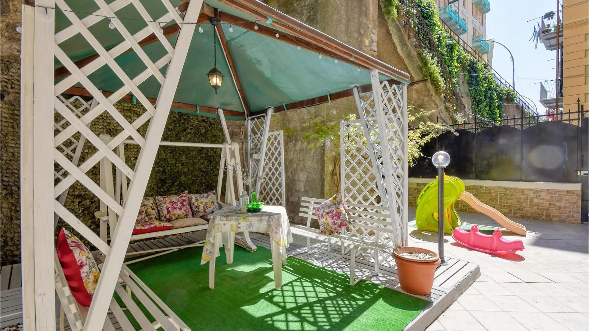 Pet Friendly Apartment In Genova With Kitchen